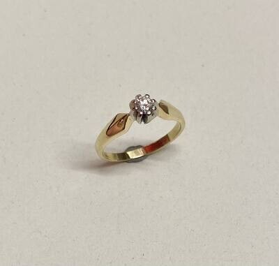 Ring im klassischen Stil aus 585/- Gold mit Brillant (Verlobungsring)