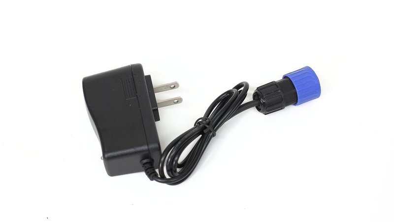 YAK LIGHTS INTELLIGENT LITHIUM CHARGER