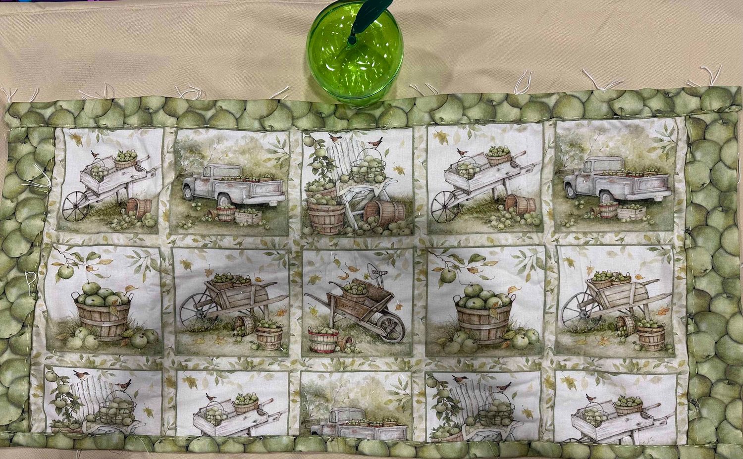 Holmes Heritage Happy Harvest Quilt