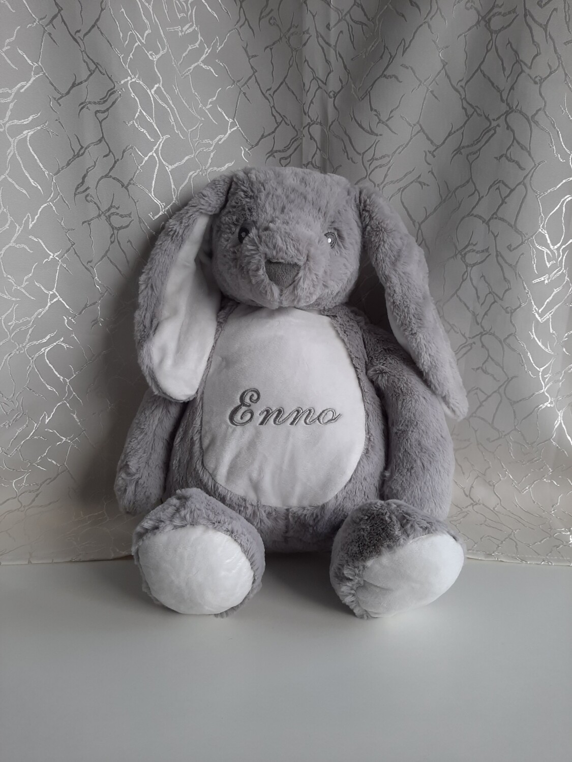 Hase mit Langohren - personalisiertes Kuscheltier Hase mit Langohren - personalisiertes Kuscheltier