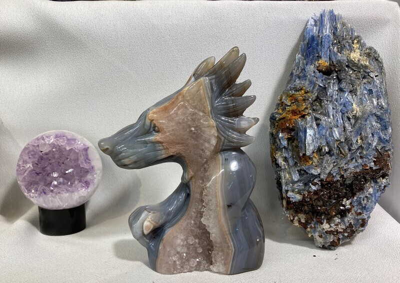 Brazilian Agate Wolf Carving
