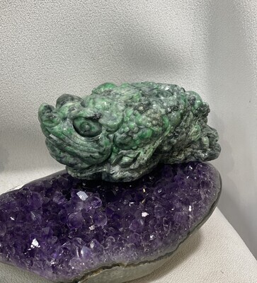 Large green jade prosperity toad