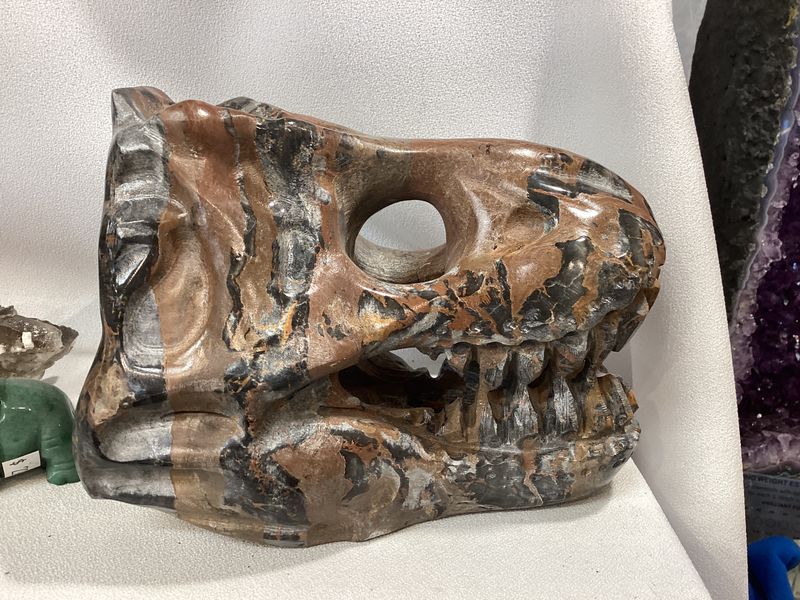 Rholite Dinosaur skull Rholite Dinosaur skull