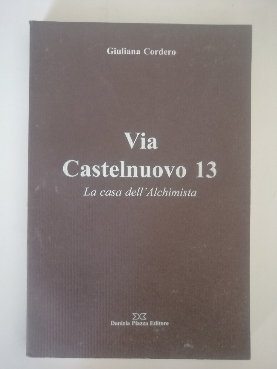 VIA CASTELNUOVO 13 La casa dell'Alchimista