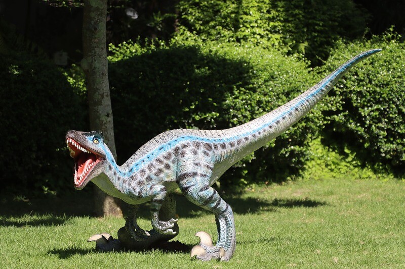 Velociraptor Thunder Jaws Dinosaur Model