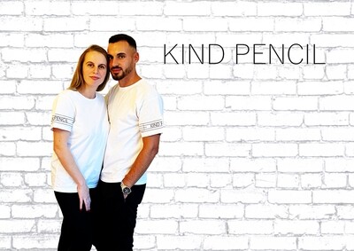 T-Shirt Normal Blanc &amp; motif sur manches