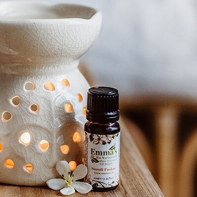 Oil Burner &amp; Essential Oil Gift Set.