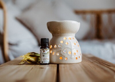 Oil Burner &amp; Essential Oil Gift Set.
