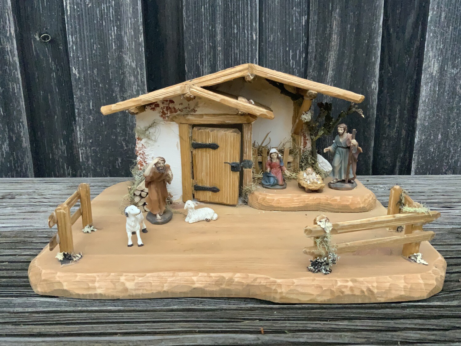 Weihnachtskrippe 40 x 30 x 20 cm ohne Figuren
