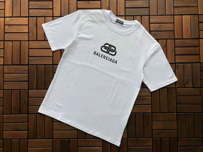 Camiseta Balenciaga Logo grande