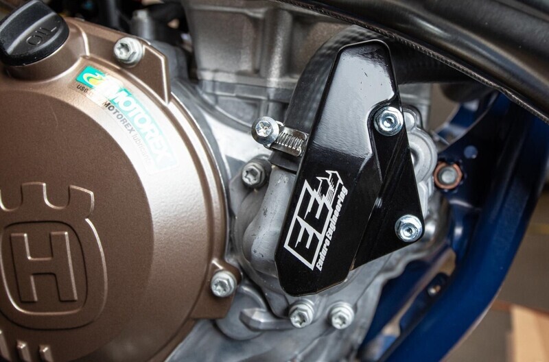 Water Pump Guard KTM/Husqvarna/GASGAS 2024 EXCF/FE/ECF250/350 &amp; 2023-> 250/350SXF/XCF/FC/FX/MCF/EX