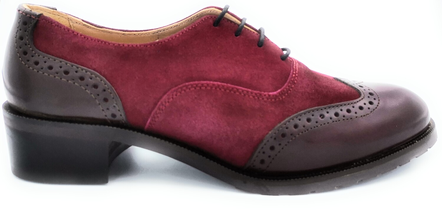 Zapato de piel  ante burdeos