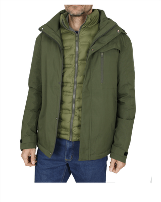 Chaqueta con chaleco y capucha desmontable.