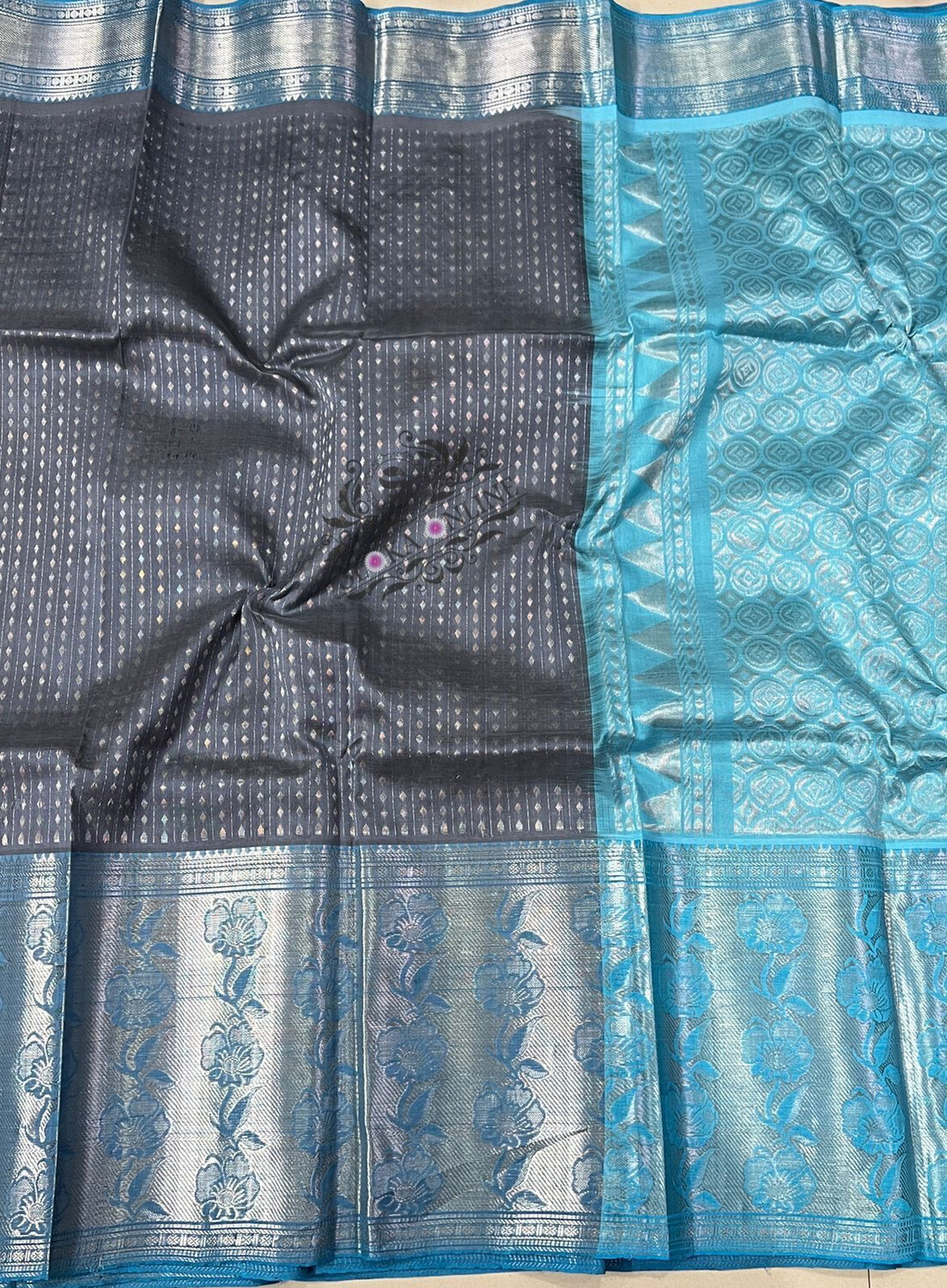 Beautiful Handloom Big Silver Zari Bordered Kanchi Kuppadam sarees