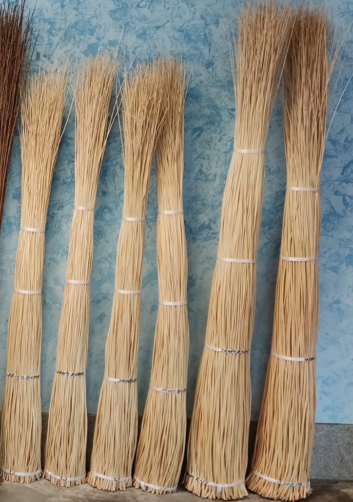 Salici scortecciati bianchi cm 140, kg 2,5 Salici scortecciati bianchi cm 140, kg 2,5