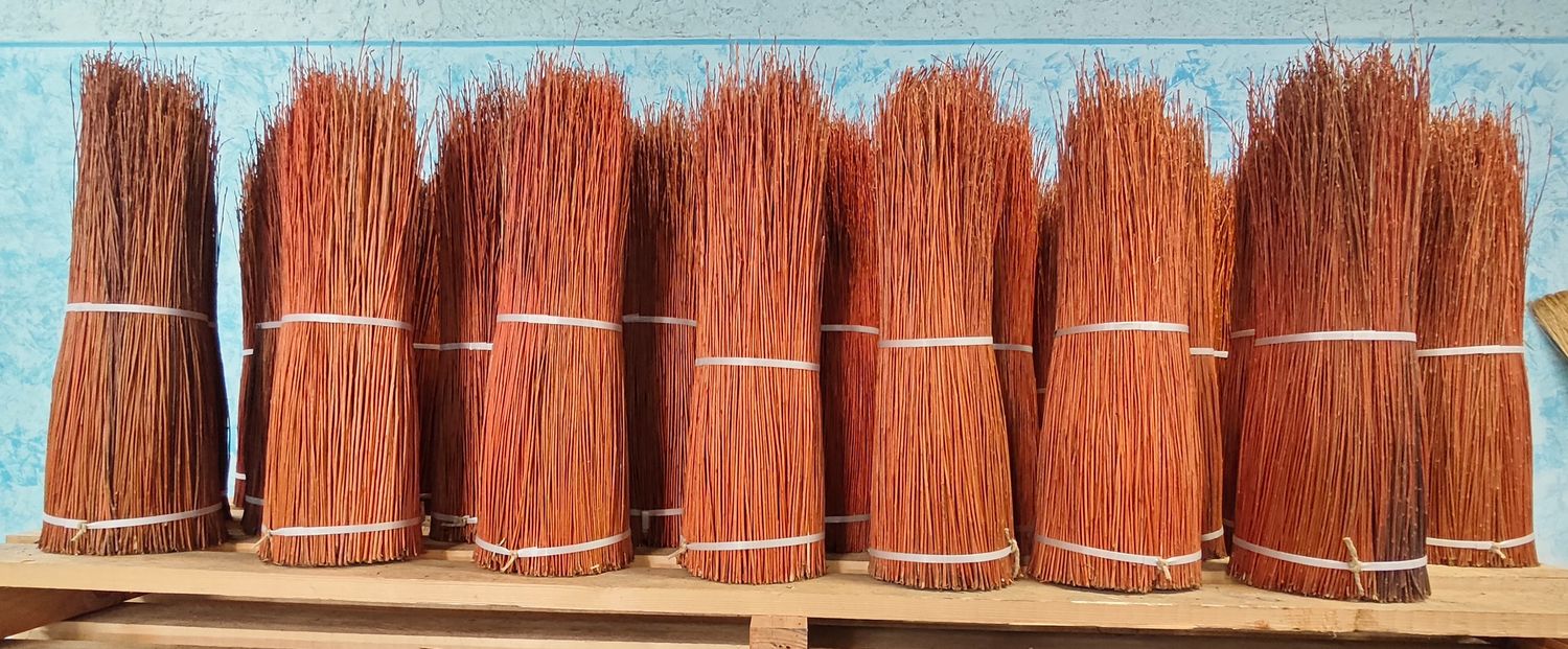 Rosso mattone, salici/corteccia  cm 70, kg 2,5