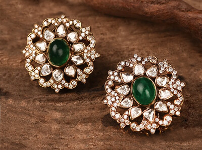 EARRING