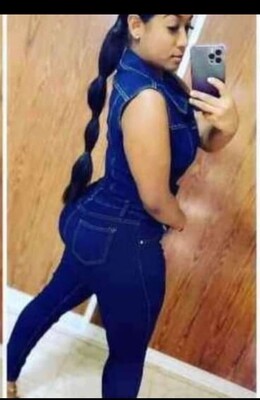 combinaison en jeans bouton sur le devant