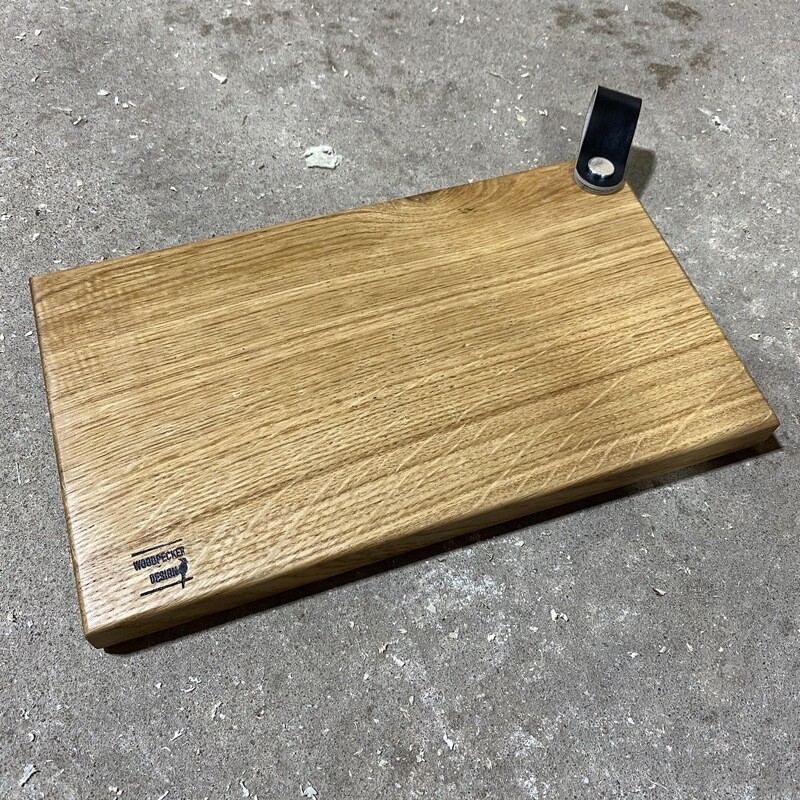 Schneidebrett mit Lederlasche