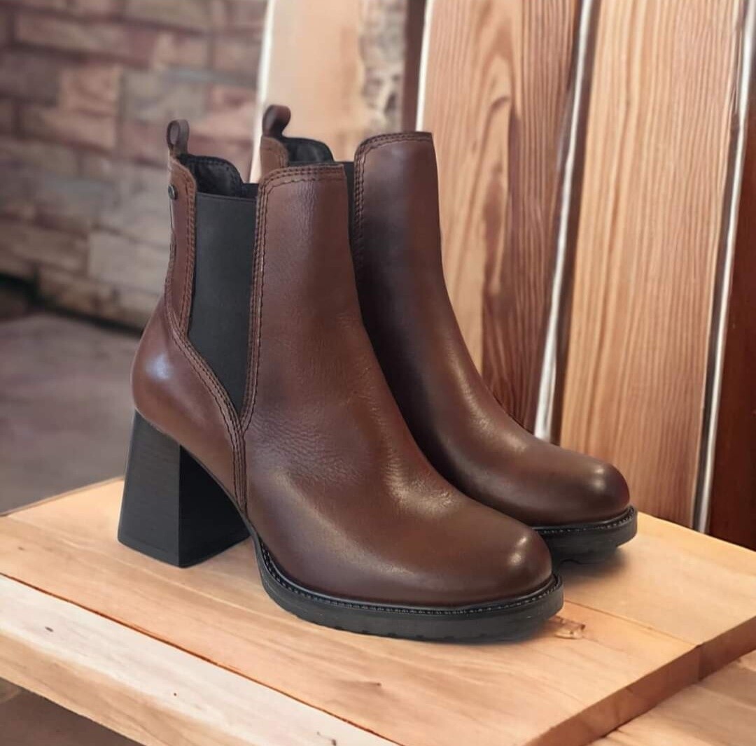 Keys Domingo marrone