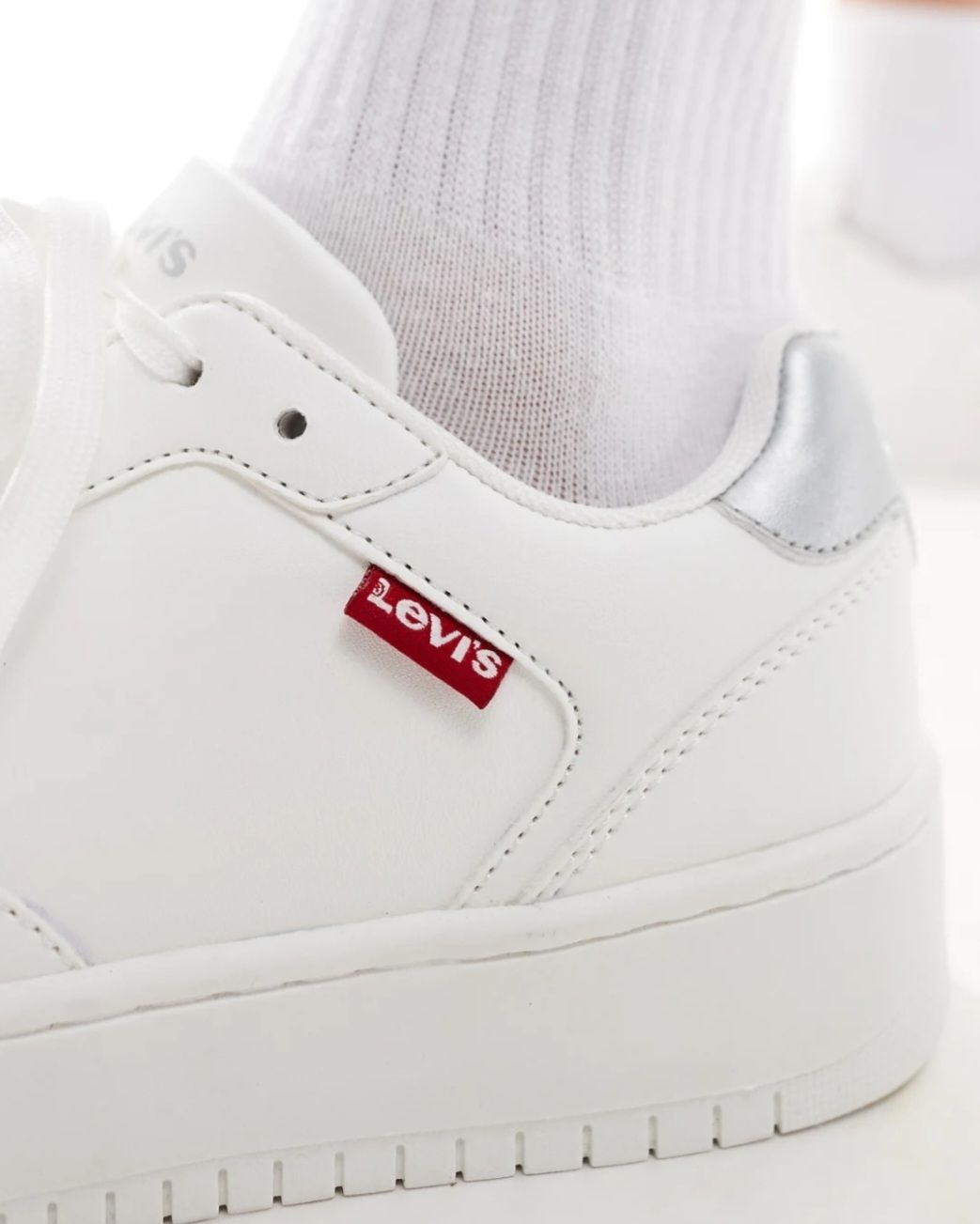Levi&#39;s paige white