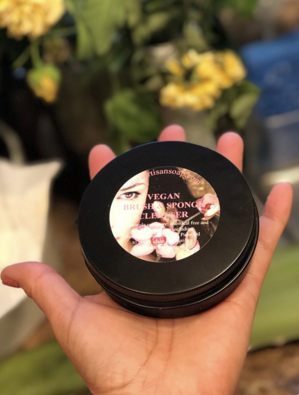 BEAUTY BLENDER BRUSH AND SPONGE CLEANSER