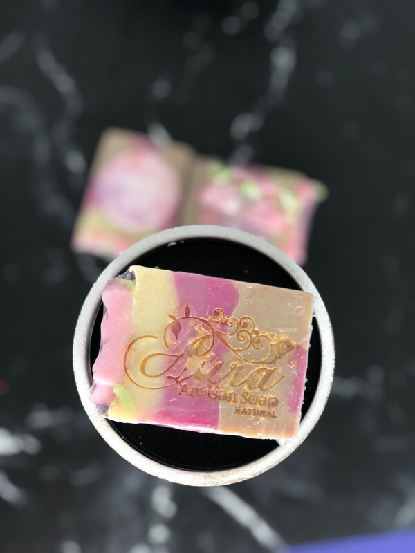 ROSE GOLD ROSES