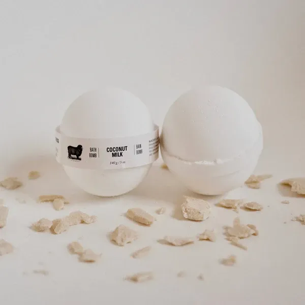 Lamb&#39;s Soapworks Bath Bomb