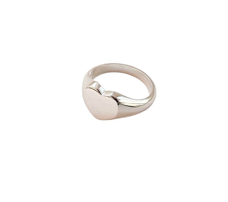 BAMBU Heart Signet Ring