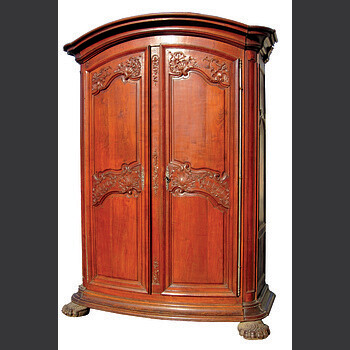 Armoire de boiserie en cerisier