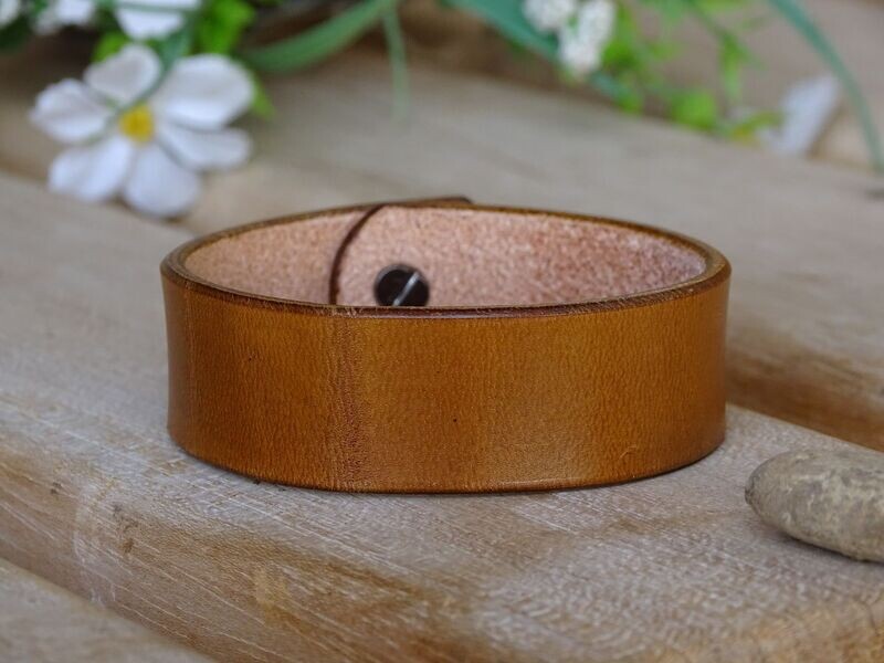 Schlichtes Lederarmband Walnuss Schlichtes Lederarmband Walnuss