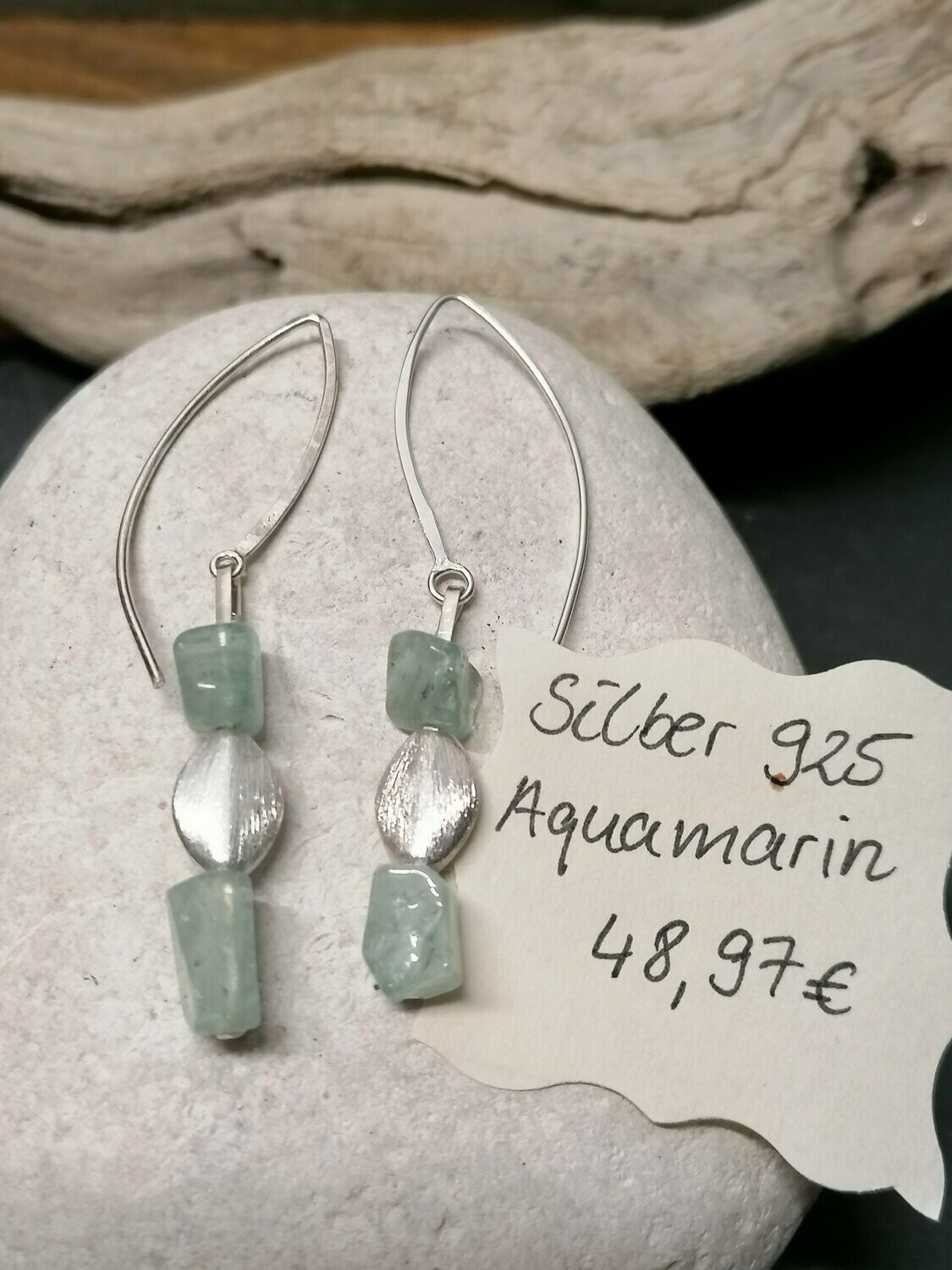 Ohrhaken Silber 925 mit je 2 Aquamarinen und ovalem, gebürstetem Silberspacer. Länge ca 6cm.