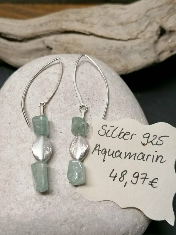 Ohrhaken Silber 925 mit je 2 Aquamarinen und ovalem, gebürstetem Silberspacer. Länge ca 6cm.