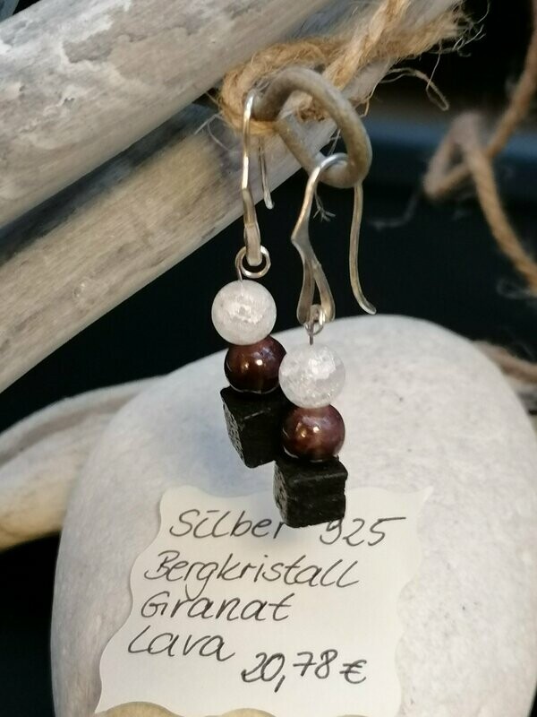 Ohrringe Silber 925 mit je einem Bergkristall ,einem Granat und einem Lavawürfel.