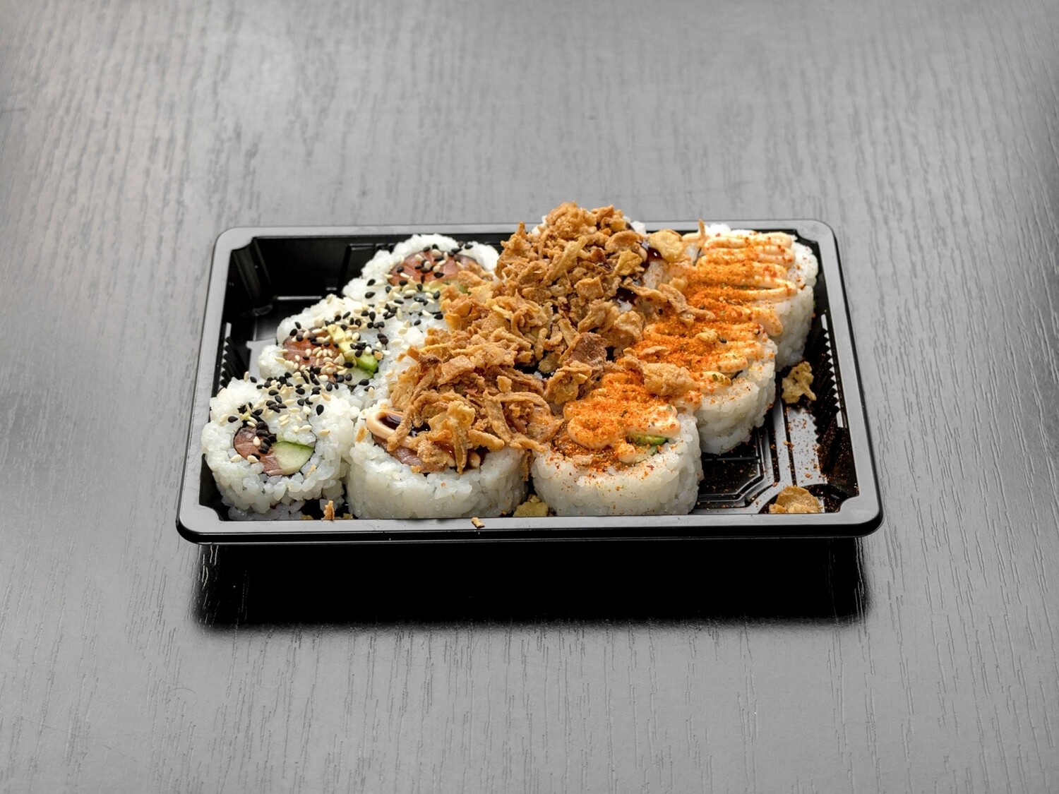 145.URAMAKI ZALM ROLL MIX (9 STUKS) VOOR 1 PERSOON