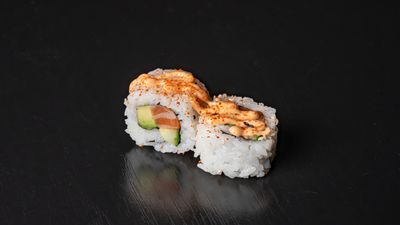 58.URAMAKI SPICY ZALM