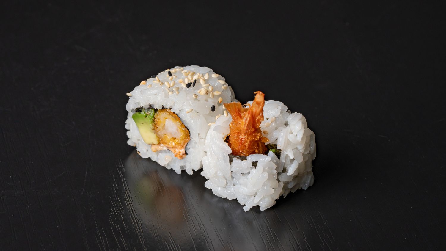 61.URAMAKI EBI TEMPURA