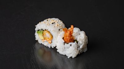 61.URAMAKI EBI TEMPURA