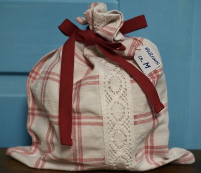 Brotbeutel Gr. M Antikes Halbleinen Weiss/Rot kariert Brotbeutel Gr. M Antikes Halbleinen Weiss/Rot kariert