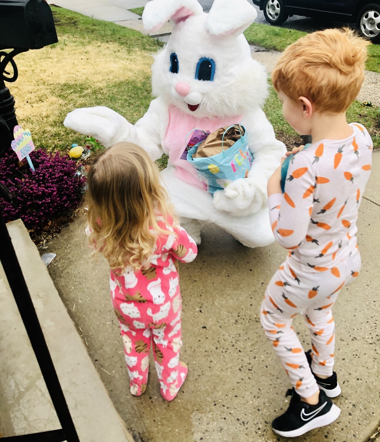Easter Bunny Bagel Delivery (SOLD OUT)