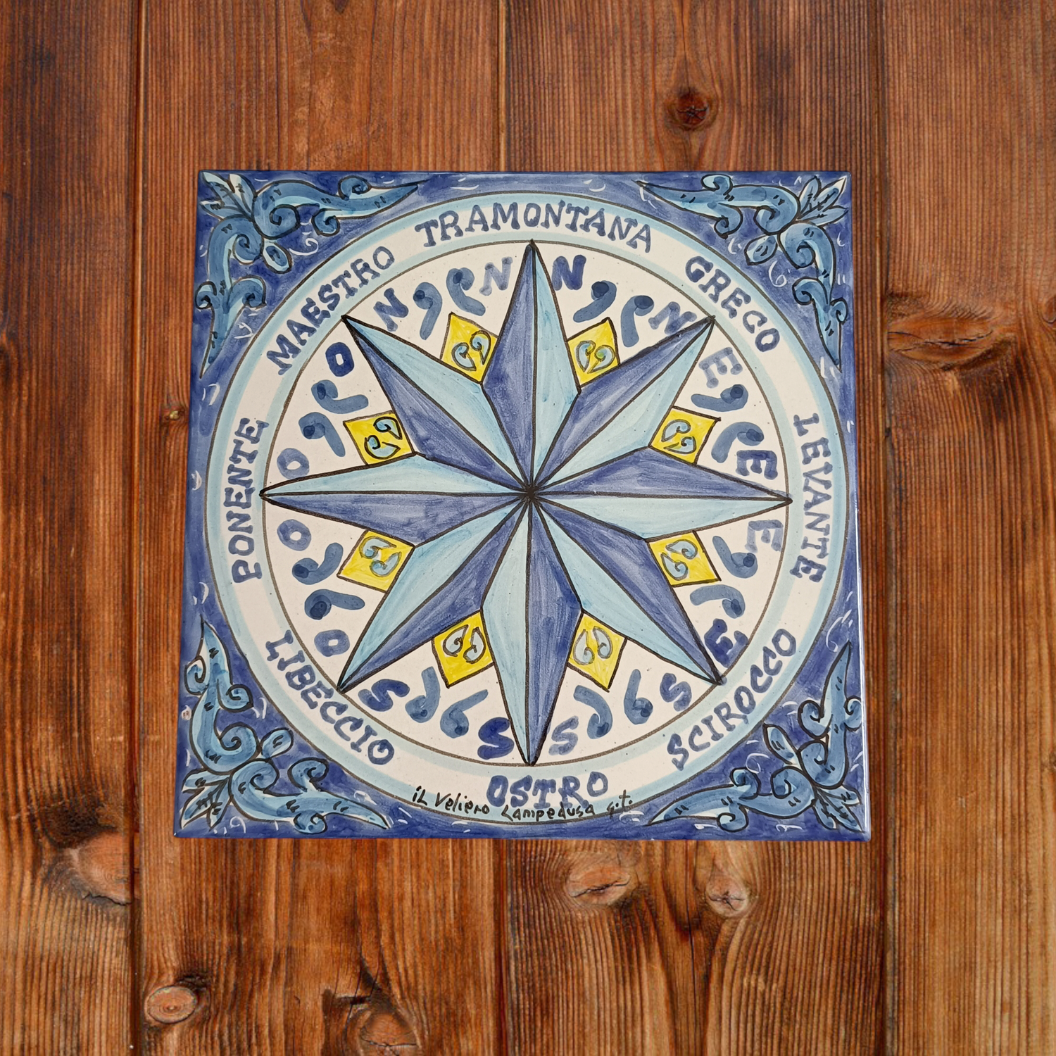 Rosa dei venti in ceramica cm 20x20