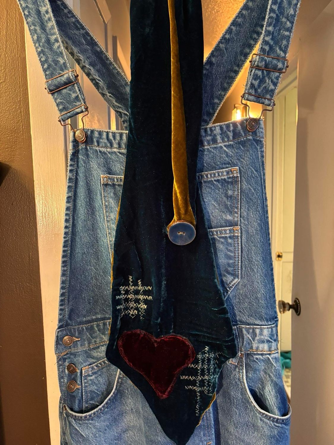 Oversized Velvet Tie With Heart Patch
