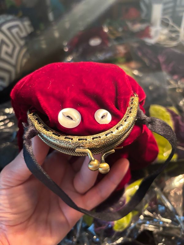 Red Velvet Frog Coin Purse, 3 1/2 Inch Clap