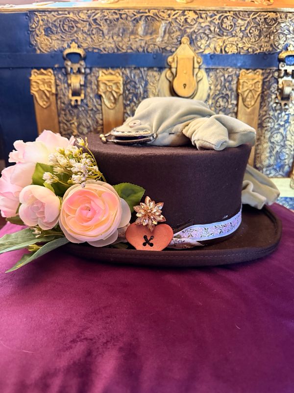 Frog Flower, Top Hat, Size Large Adjustable