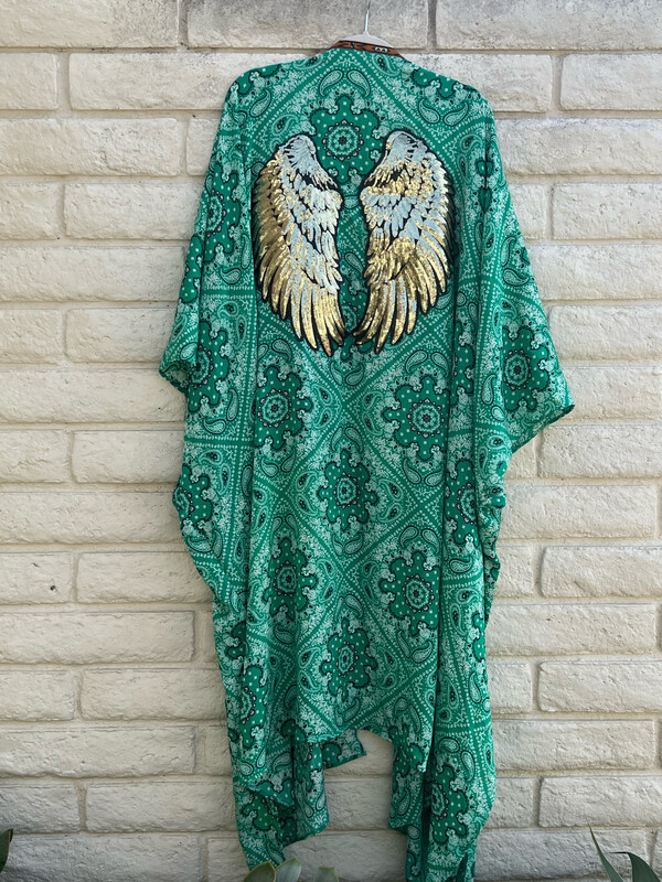 Green Bandana Gold wings