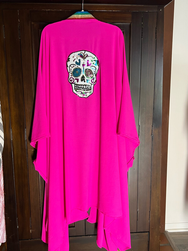 Fuchsia Stretch Skull