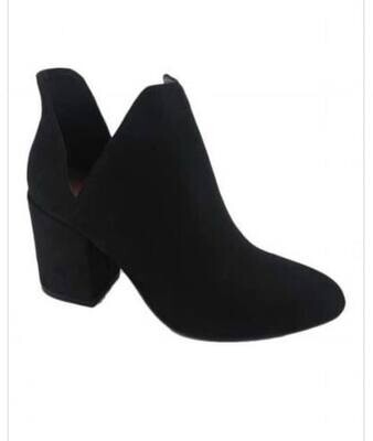 Shoes - Black Booties 