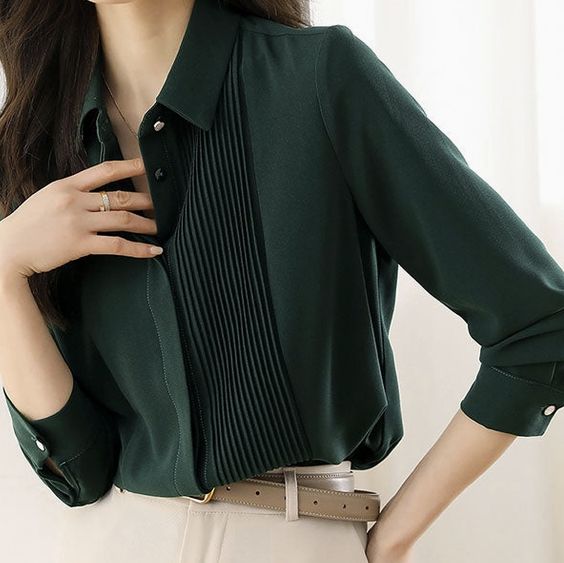 Long Sleeves Buttoned Pleated Top