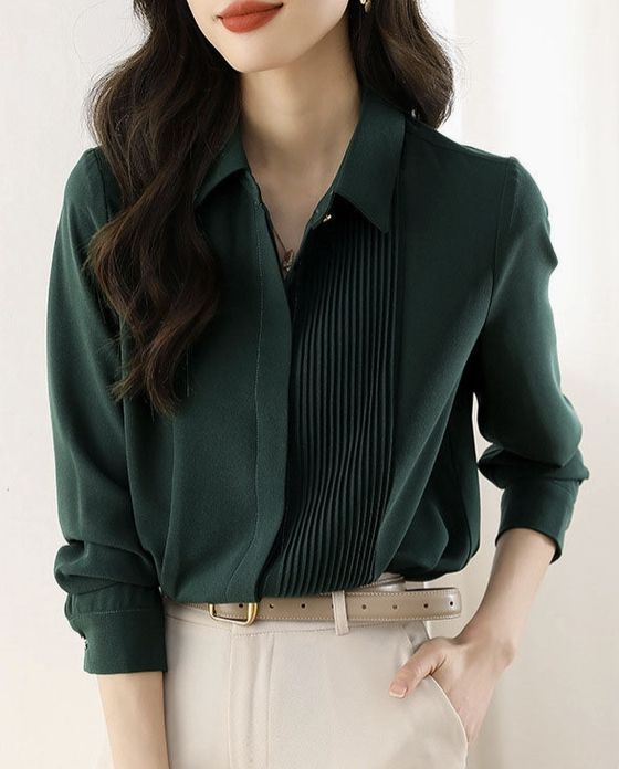 Long Sleeves Buttoned Pleated Top