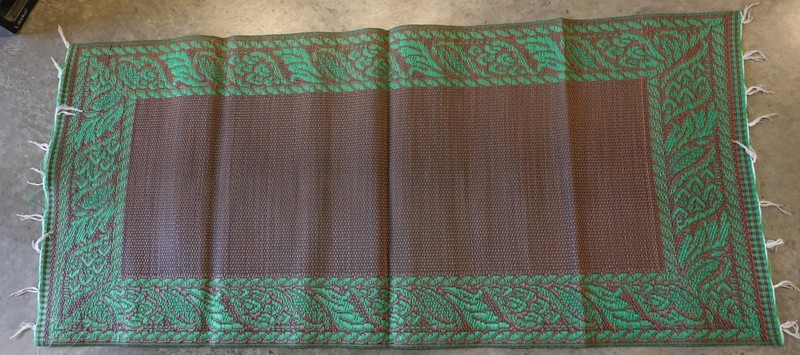 Eni - Colored Floor Mat